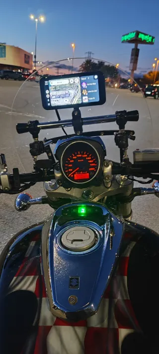 Suzuki VZ 800 Moto Custom