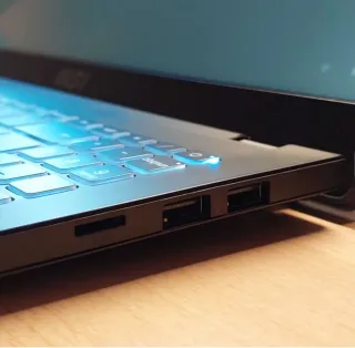 Portatile MSI Modern 15 B7M-243XES Ryzen 7