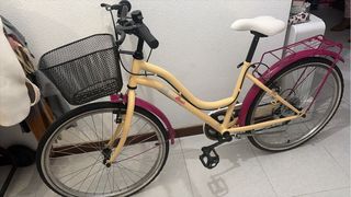 Bicicleta paseo niña color crema y rosa