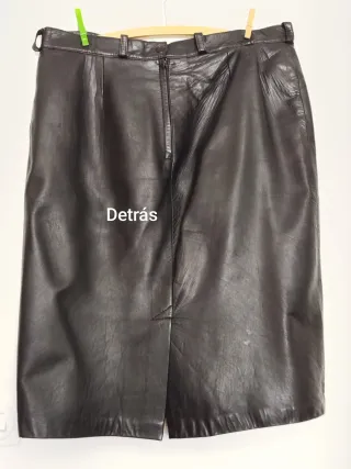 Falda CUERO negra ViNTAGE