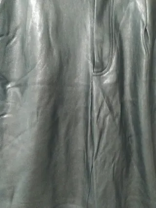 Pantalón Mango efecto piel talla 34