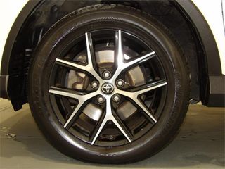 TOYOTA Rav4 2.5l hybrid 2WD Feel!