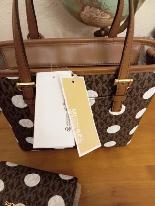 Bolso y billetera Michael Kors