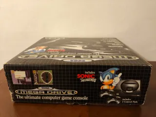 Consola Sega Mega Drive + 2 Mandos + 4 Juegos.