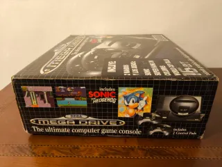 Consola Sega Mega Drive + 2 Mandos + 4 Juegos.