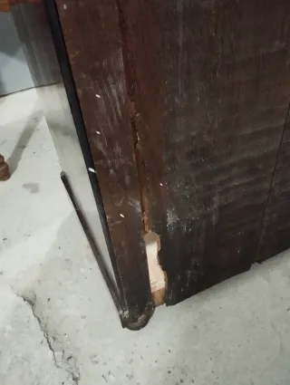 Cómoda antigua de madera