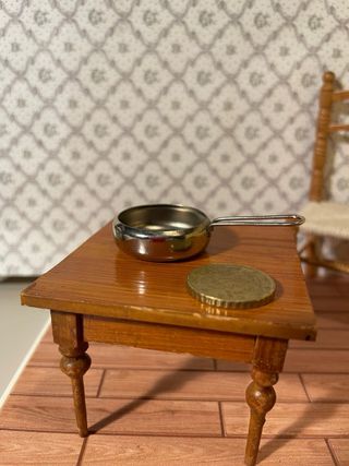 Padella metallo per casa delle bambole