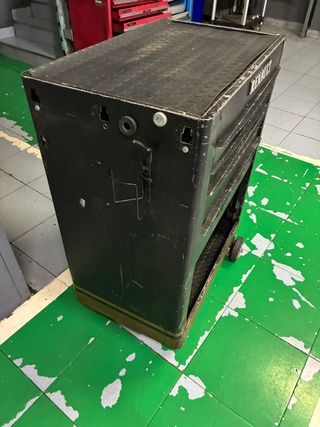 Carro de herramientas negro