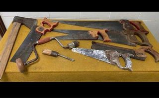 Herramientas Antiguas: Hacha, Sierras, Taladro