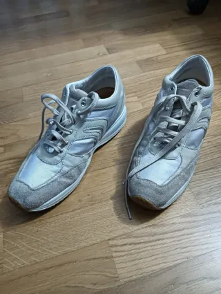 Scarpe Geox scamosciate beige n.39