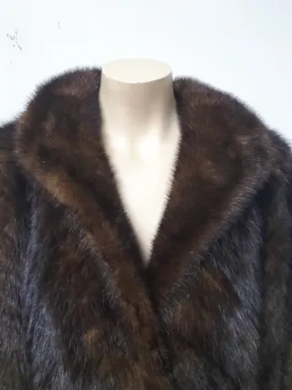 Abrigo largo tipo visón