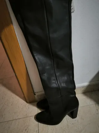 Botas altas negras nuevas con etiqueta