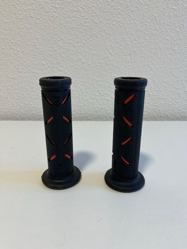 Puños Moto Negros y Naranjas