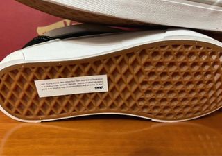 Zapatillas Vans knu Skool Negras y Blancas