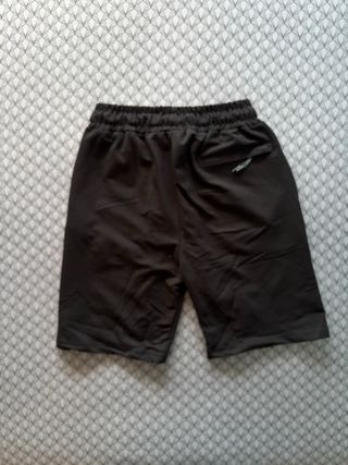 Pantalones Emporio Armani cortos -EA7