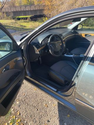 Mercedes-Benz w211 2005