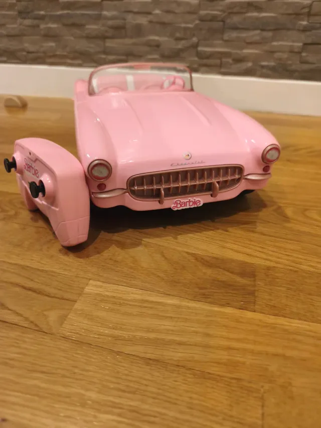 Coche teledirigido Barbie rosa con mando