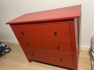 Cómoda 3 cajones roja Ikea Hemnes (Granada)