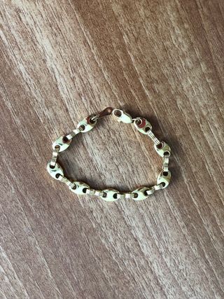 Pulsera dorada eslabones
