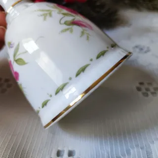 🇬🇧 Coppia campanelle Royal Albert mesi