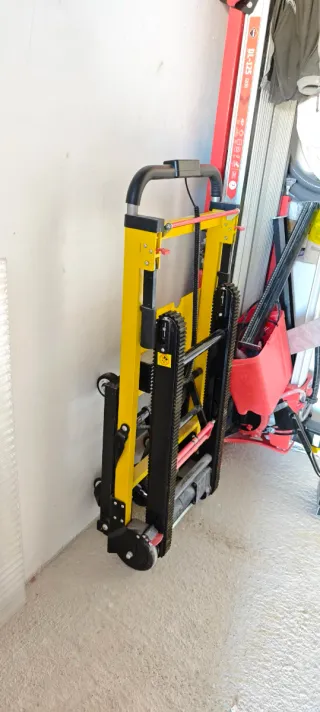 Alquiler Máquina sube escaleras eléctrica