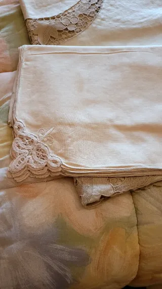 Tovaglia in puro lino con pizzo