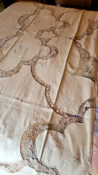 Tovaglia in puro lino con pizzo