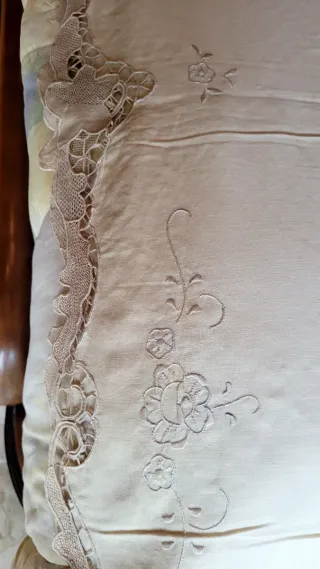 Tovaglia in puro lino con pizzo