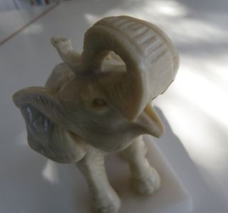 Elefante de Piedra Pulida Blanco