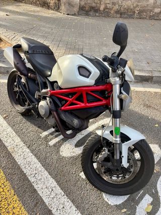 Ducati Monster 796