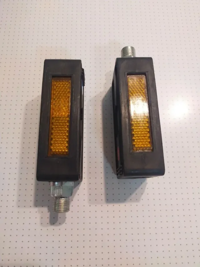 Juego bielas,Pedales y tornillos Vespino