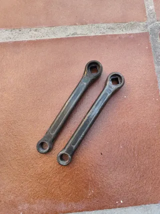 Juego bielas,Pedales y tornillos Vespino