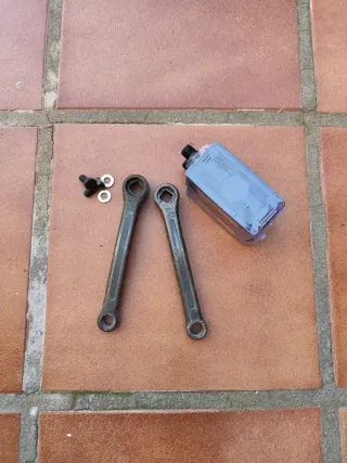 Juego bielas,Pedales y tornillos Vespino