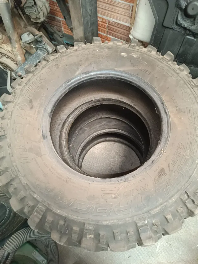 Rueda 235/75 R15 Radial Tubeless