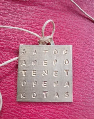 Ciondolo SATOR in ottone Quadrato magico