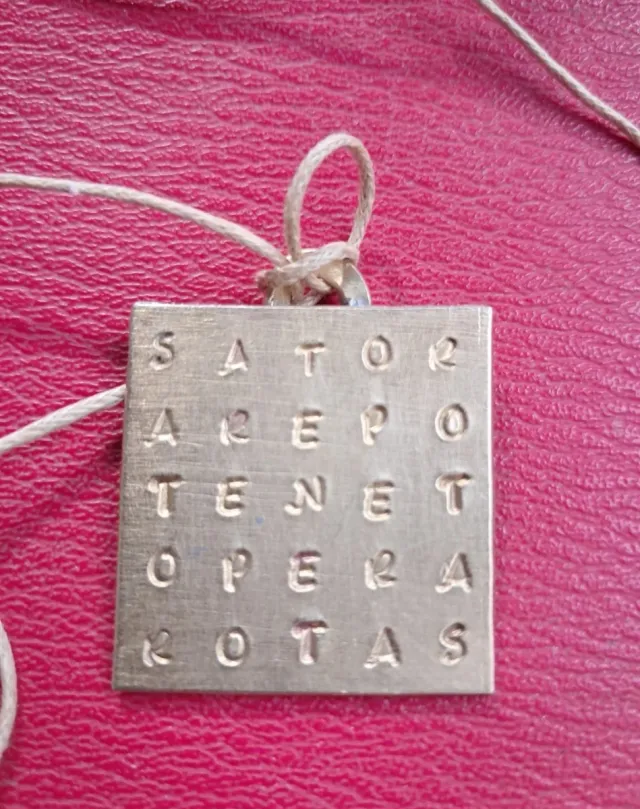 Ciondolo SATOR in ottone Quadrato magico