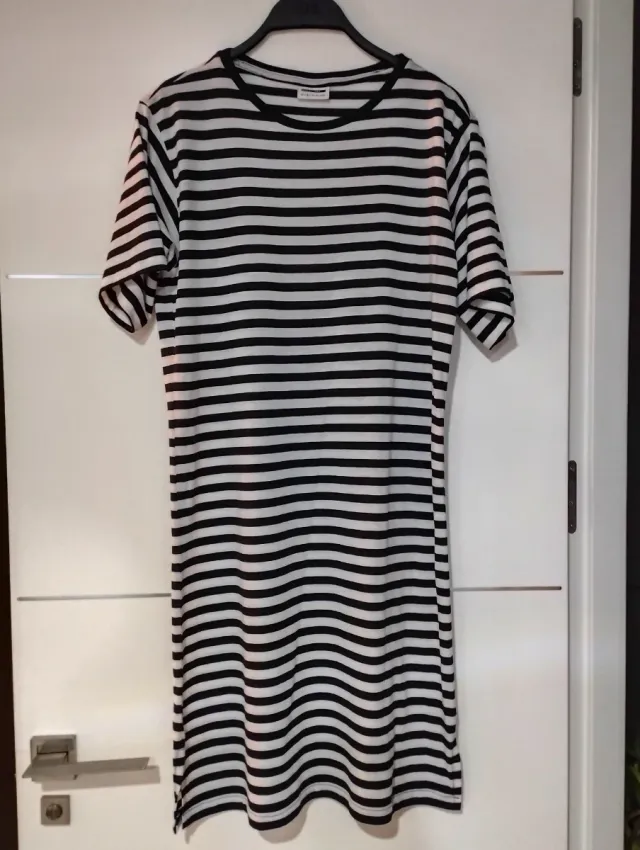 Vestido de rayas blanco y negro