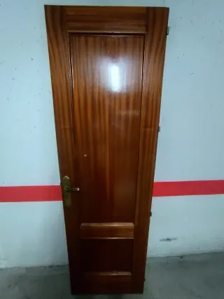 Puerta de madera interior