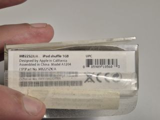 iPod Shuffle 2a Gen (1GB) - Con Caja y Accesorios