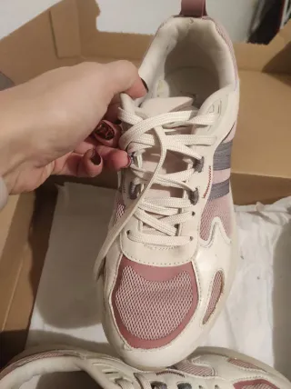 Deportivas Stradivarius como nuevas