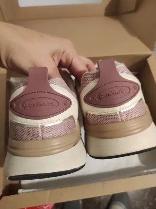 Deportivas Stradivarius como nuevas