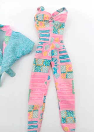 Nancy Model Maniquí conjunto camisa vaquera y mono