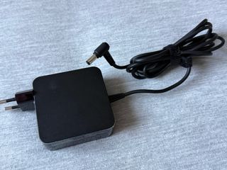 Cargador para ordenador portátil ASUS