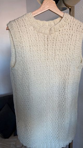 Chaleco de punto hueso tejido a mano color hueso