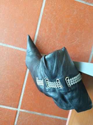 Stivali alti neri con cristalli