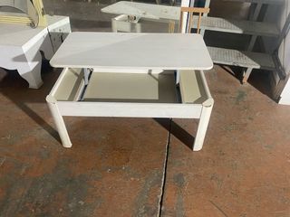 Mesa de centro elevable blanca