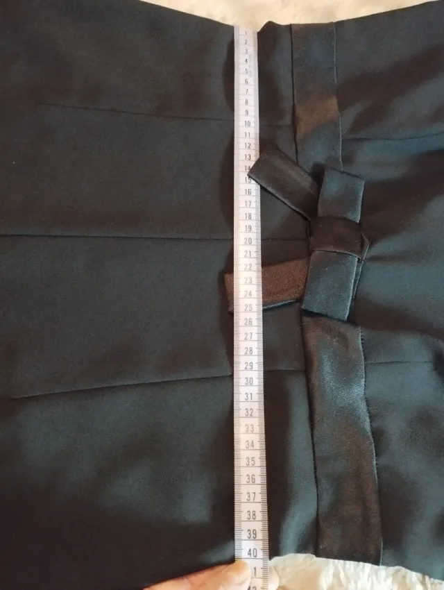 Mono largo elegante negro con lazo