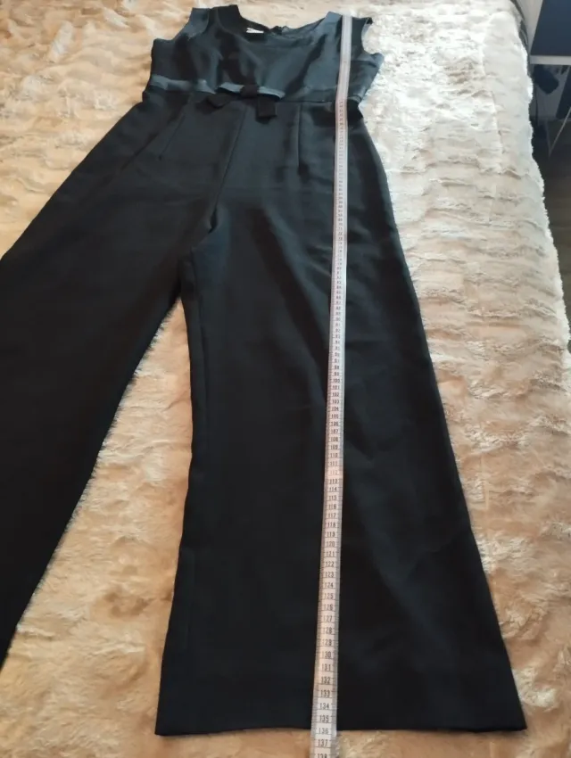 Mono largo elegante negro con lazo