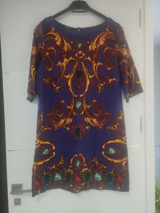 Vestido corto estampado tela gordita