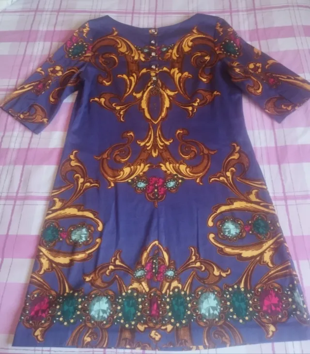 Vestido corto estampado tela gordita